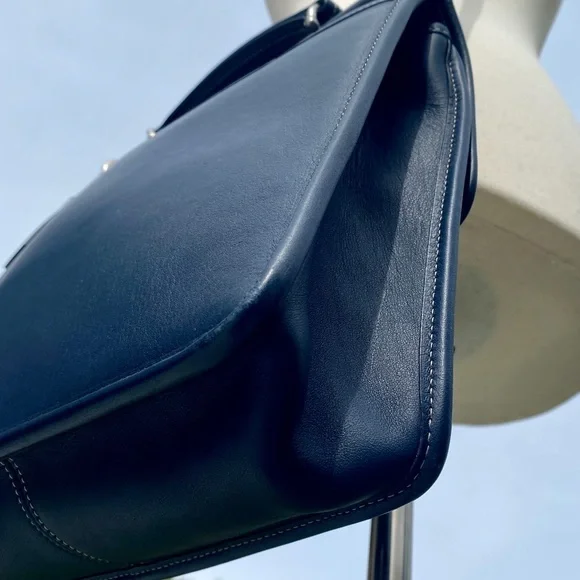 Coach Willis bag in royal blue with nickel hardware - Picture 11 of 15